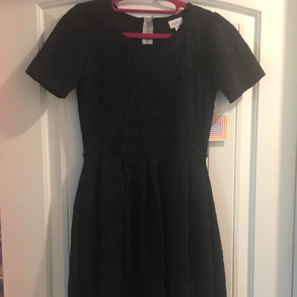 *** New With Tags ** Lularoe Amelia Size SMALL